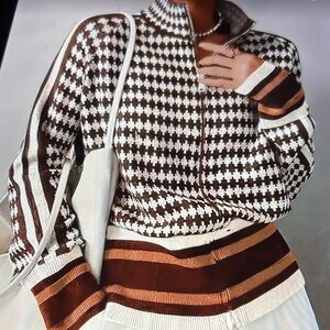 080. Brown and White Houndstooth Sweater